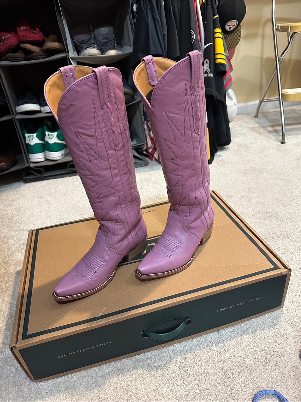 Tecovas The Loretta orchid cowhide 8
